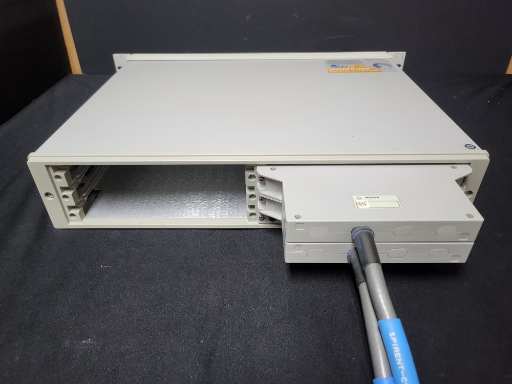 Agilent 3499A: Switch / Control System Main Frame, with N2263A 2EA (No S/N)