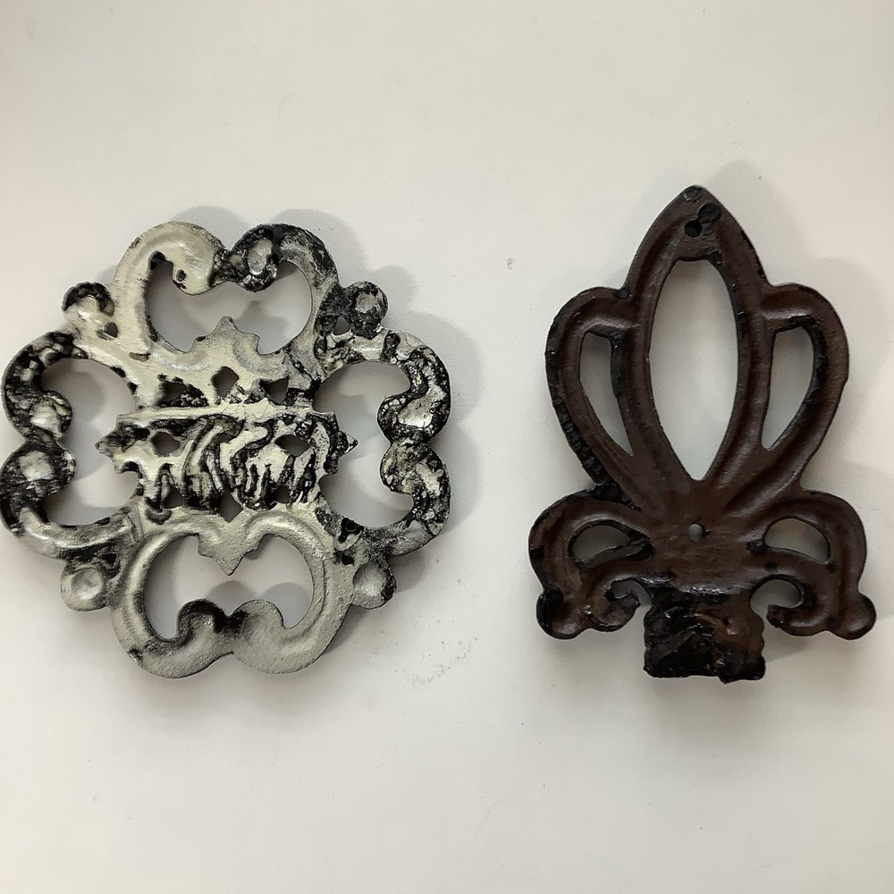 2 Decorative Cast Iron Pieces A Scrolled Rosette And A Fleur-de-lis Plaque