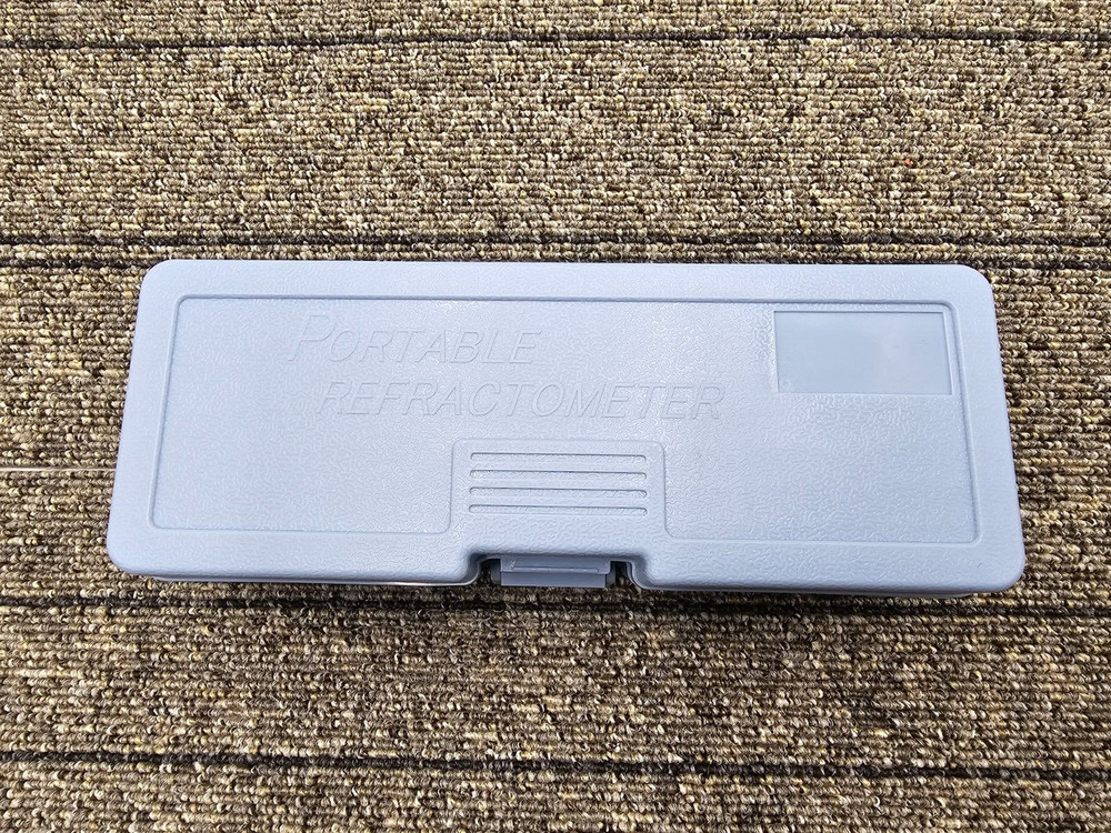 AUTOUTLET Salinity Refractometer Automatic Temperature Compensation TL277