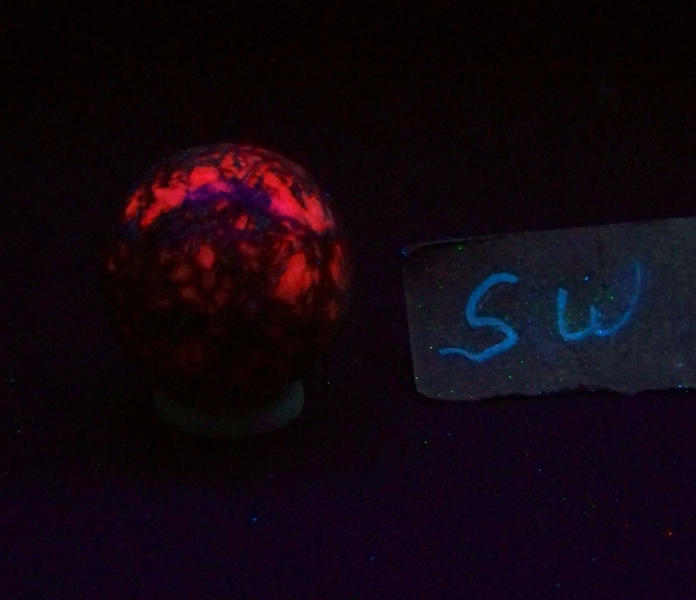Fluorescent Calcite Sphere from AZ 33mm 3840