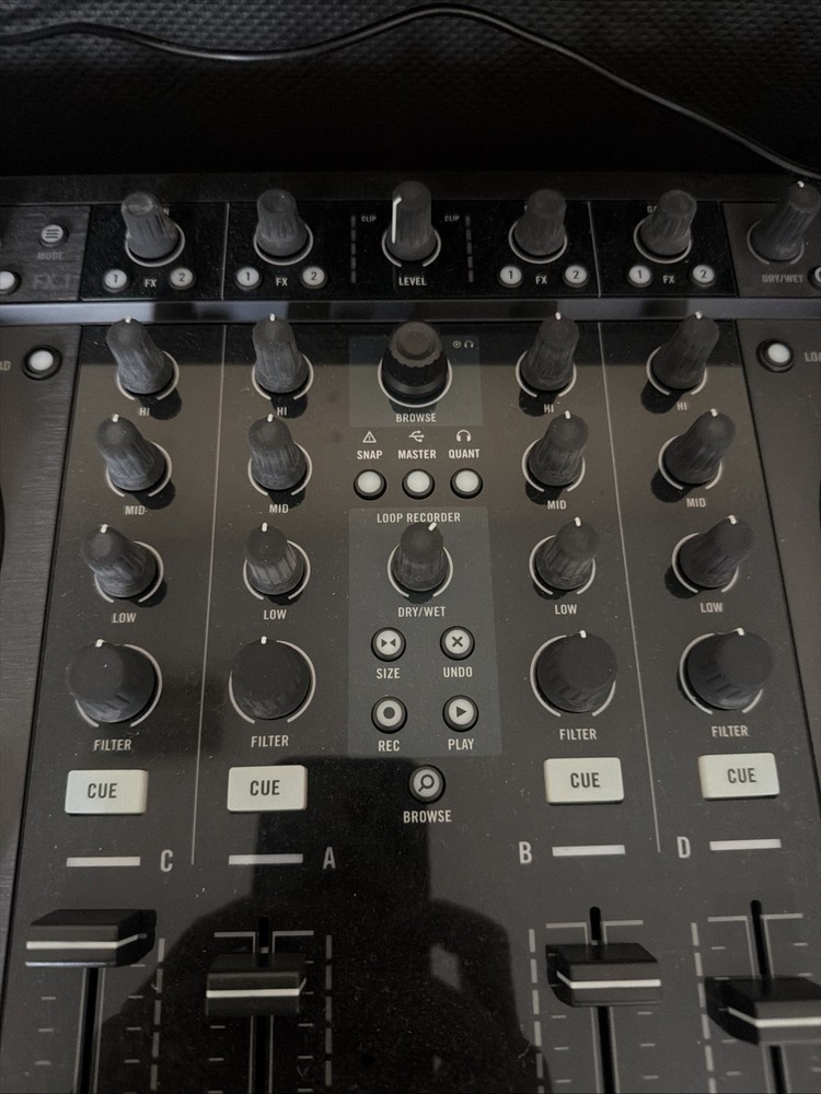 traktor kontrol s4 With Case