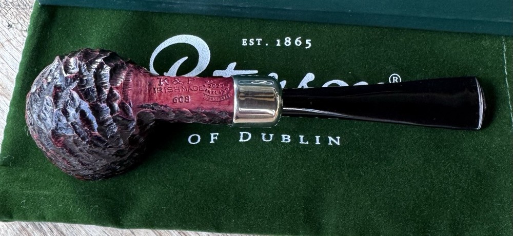 Peterson Irish Made Army Rusticated (608) Fishtail Pipe - New