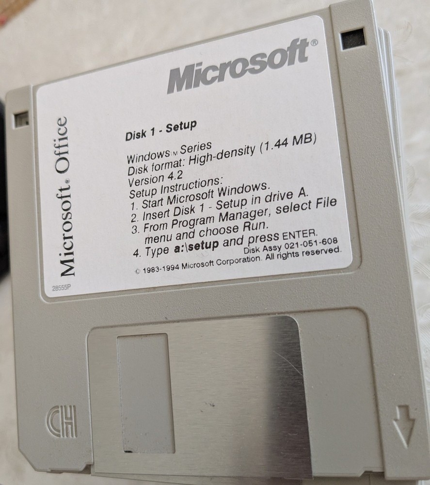 Early Microsoft Office Version 4.2 23 Floppy Discs 3.5" 1983-1994 Vntg software