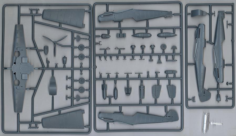 AZ Models 1/72 MESSERSCHMITT Bf-109S "Schule Emil"