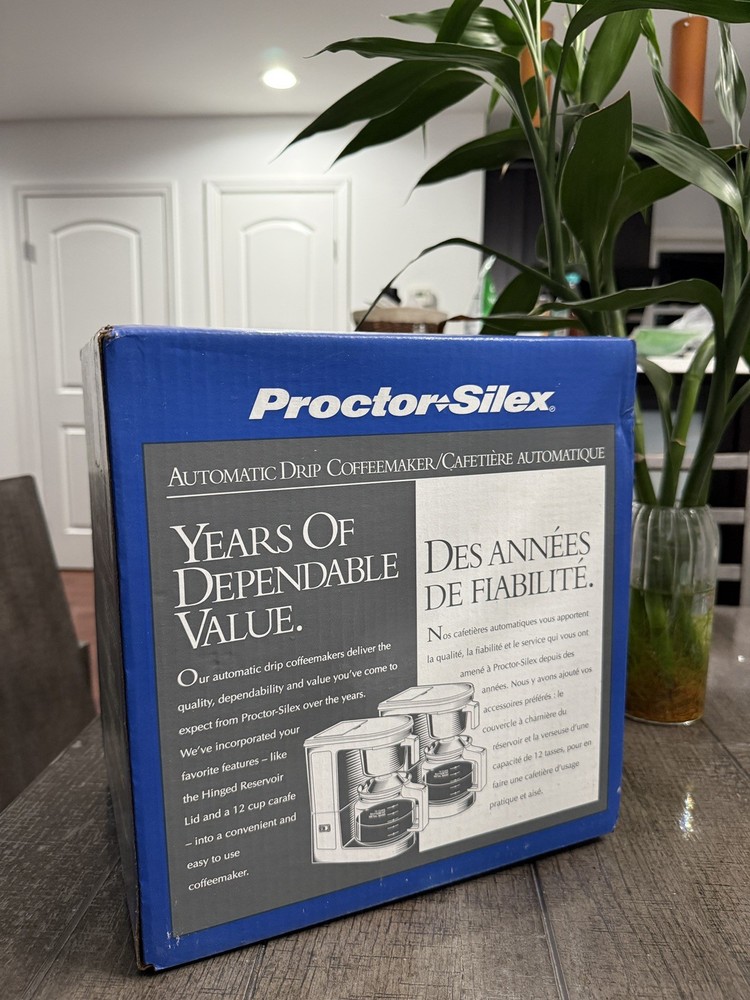 Proctor-Silex Automatic Drip Coffee Maker 2-12 Cup Model A607A White