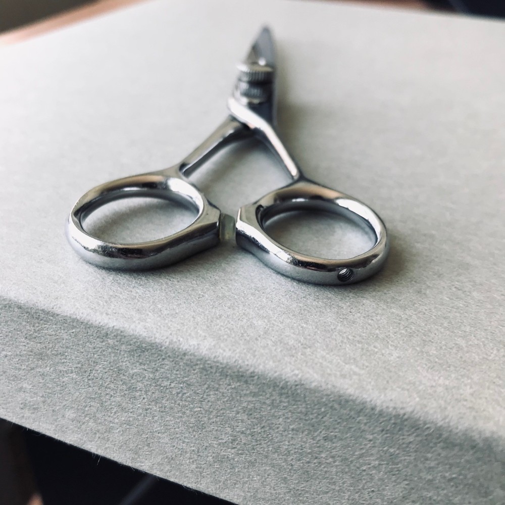 Japanese Hair Scissors Professionally Sharpened preowned Finger rest missing