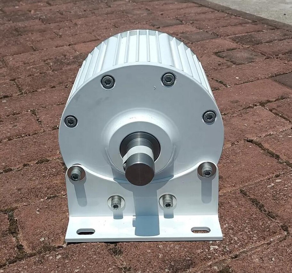 2000W Permanent Magnet Generator 3 Phase 48V Synchronous Low Torque Dynamo Motor
