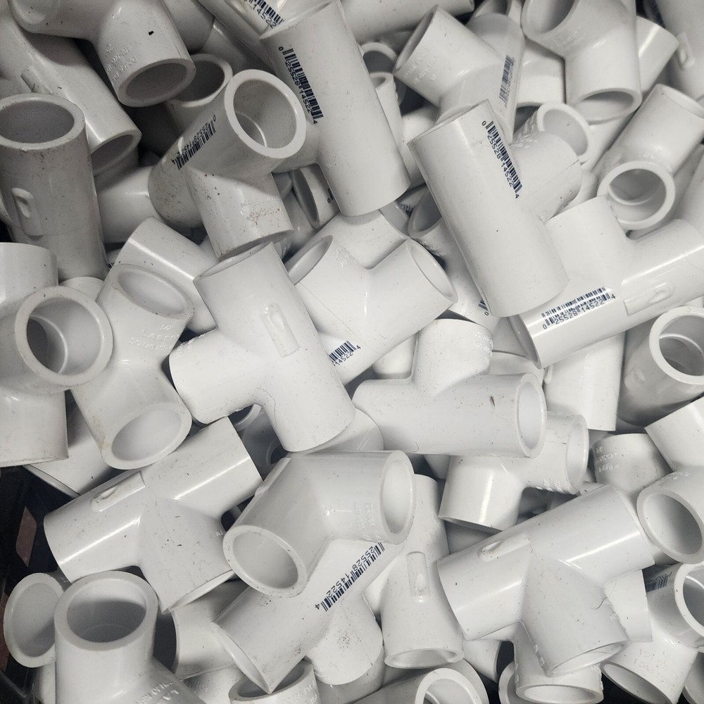 (Lot of 140) Lasco 1/2" PVC Sch-40 Tees (Socket x Socket x Socket)