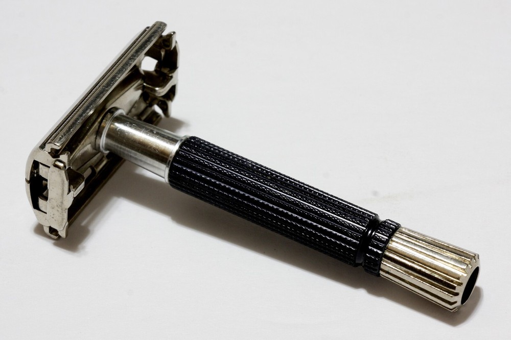 Gillette Razor Super Speed Safety Black Handle Flare Tip TTO DE 1960's O-3 Code