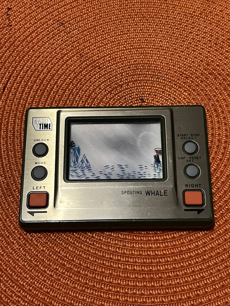 Game & Time Spouting Whale LCD Game Matsushima