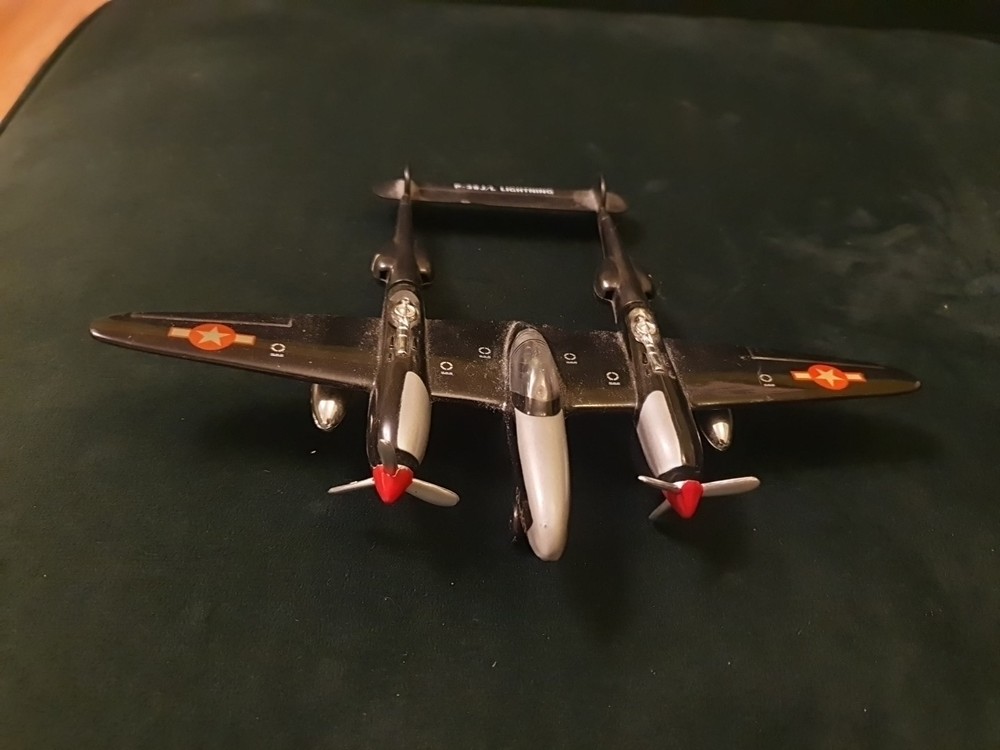 P-38 Lightning - Pullback Airplane Model