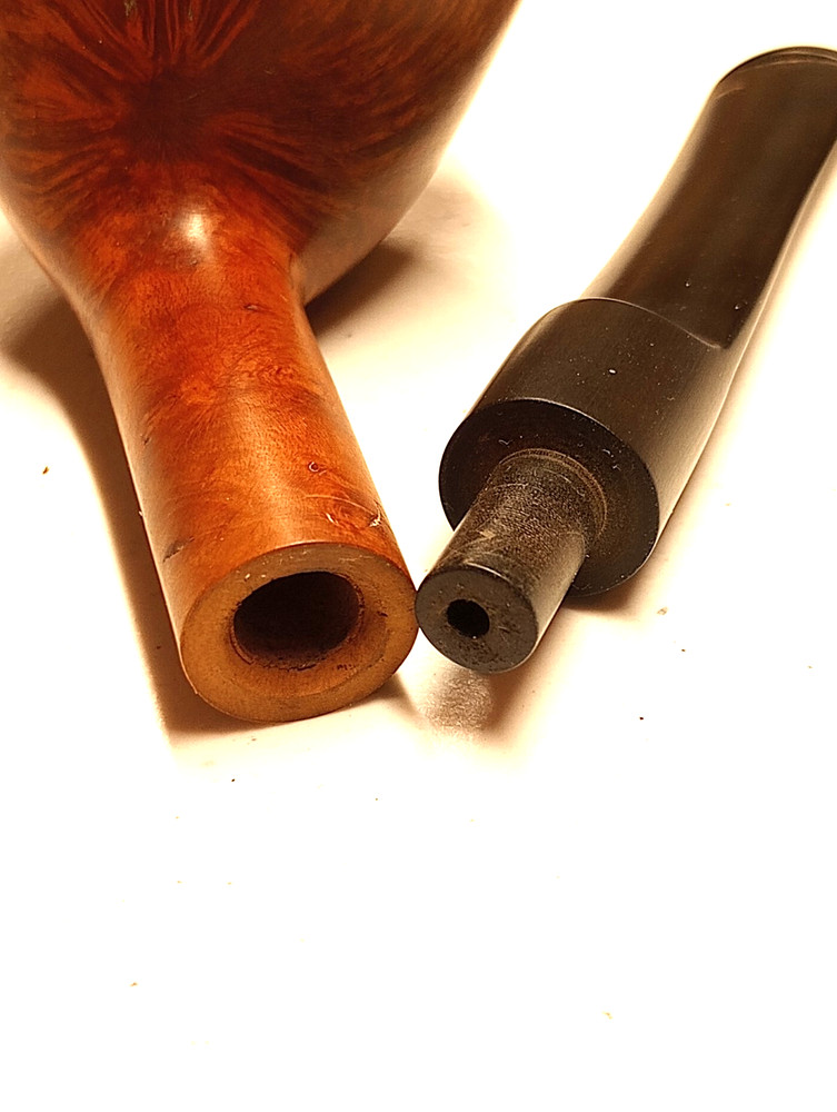 Vintage Unmarked Lovat Body Style Variant Smoking Pipe Saddle Stem Nice Looking!