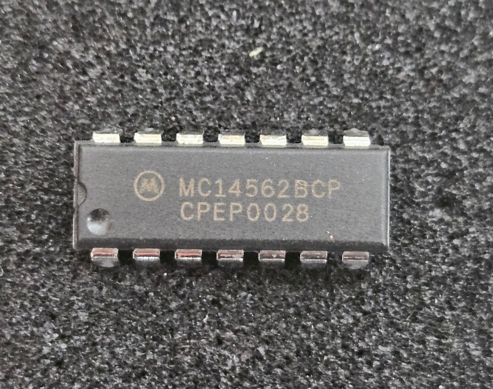 MC14562BCP, 128 Bit Static Shift Register, DIP-14  Motorola  Qty 2 pcs