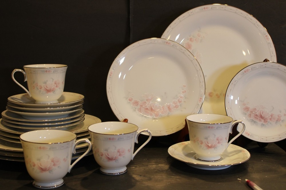 NORITAKE CARTHAGE 4 -5 PIECE SETTING 20 PIECES