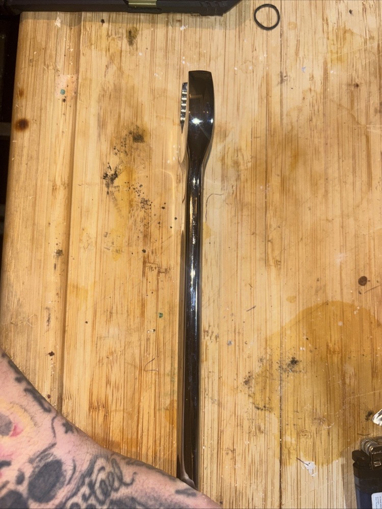 Milwaukee 1 Wrench
