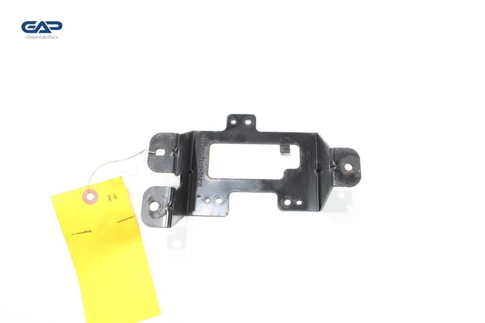 2016 - 2018 HYUNDAI TUCSON REAR RIGHT BLIND SPOT RADAR SENSOR MODULE BRACKET OEM