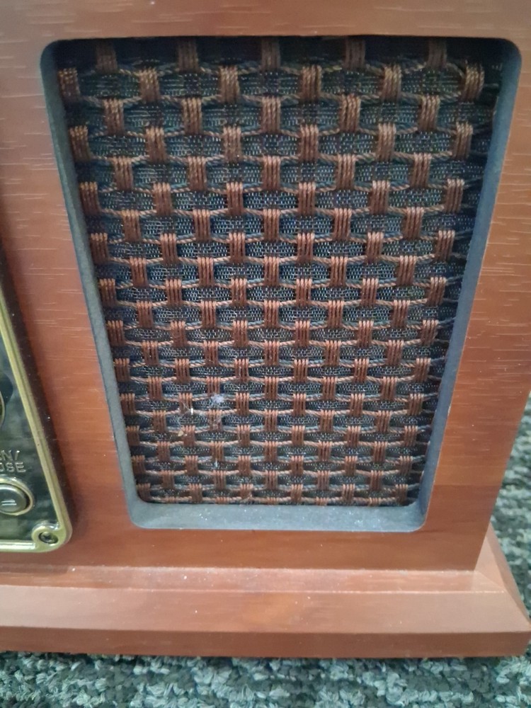 Interactive Technologies Record Player, Compact Disc, Radio and Cassette Player