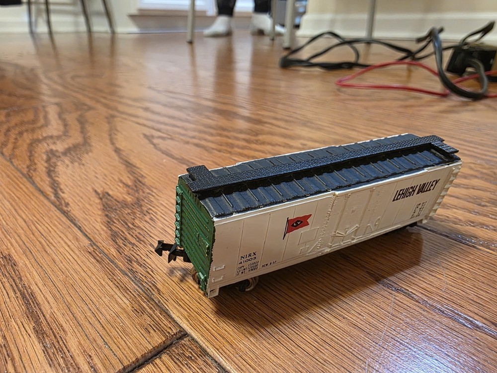 2 sets of n scale bachmann trains ready run