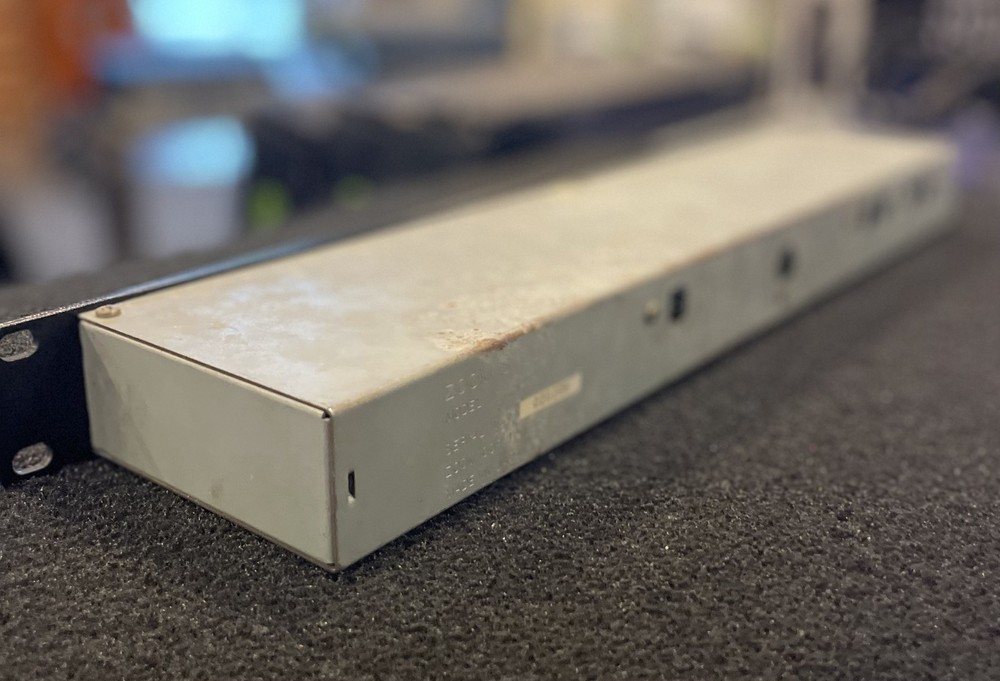 1996 Zoom Studio 1204 Digital Multi Effects Processor Silver w/ Power Cable