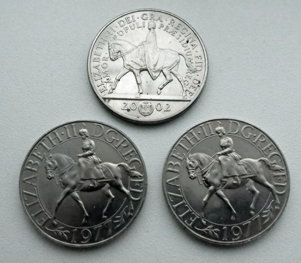 2002 Five Pound Coin Plus 2 1977 Coins/Medalions