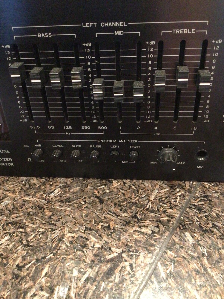 AUDIOSOURCE EQ-ONE Series II QUALIZER SPECTRUM ANALYZER PINK & NOISE GENERATOR