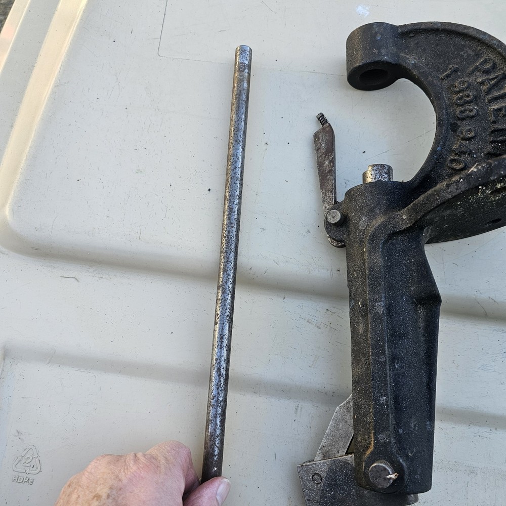 Vintage Pacific Reloading Press – Cast Iron