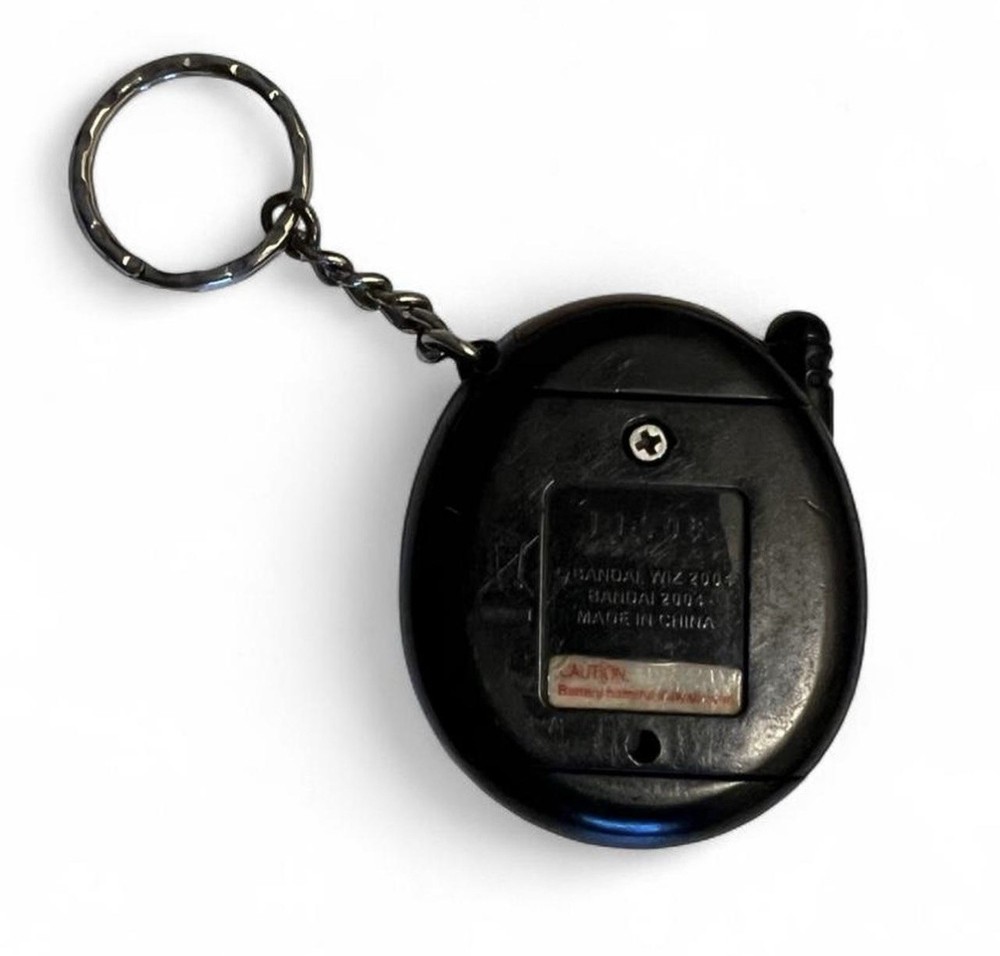 2004 Tamagotchi Connection Keychain. Good Used Working Condition,See Description