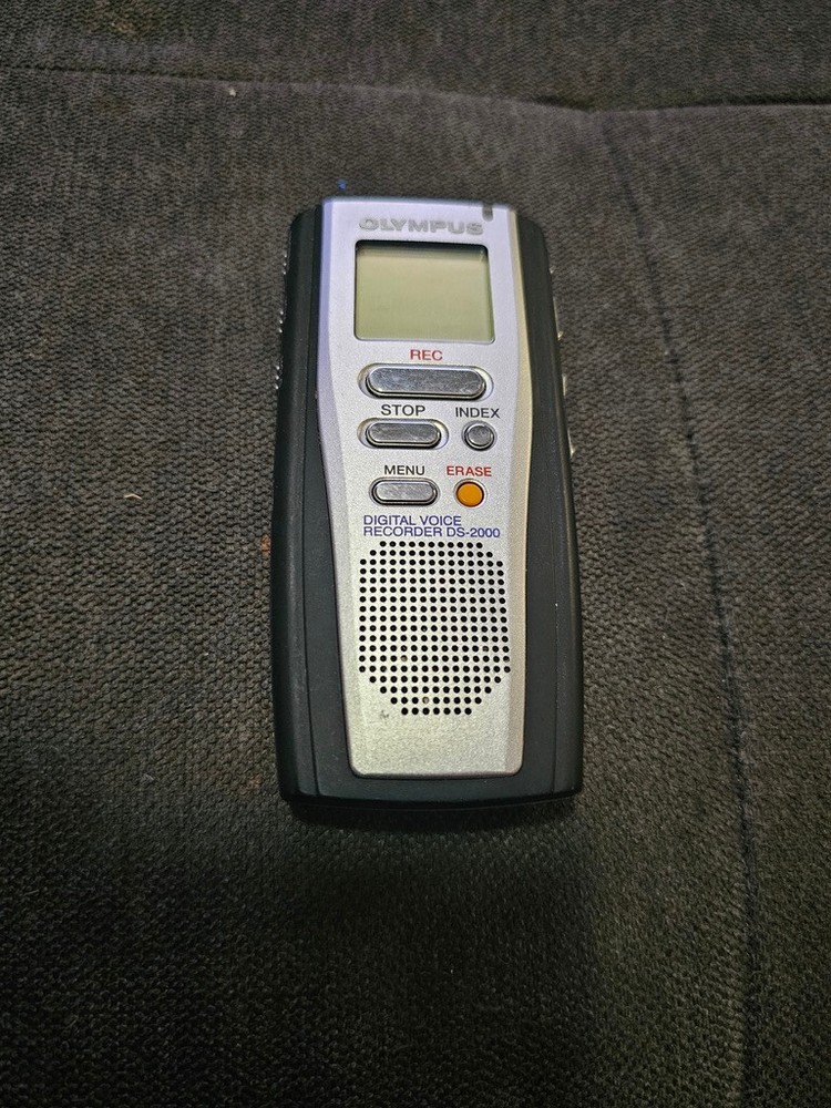 Olympus DS-2000 Handheld Digital Voice Recorder DS2000 w/ memory card. WORKING