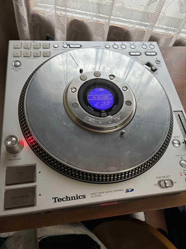 Technics SL-DZ1200 CDJ Silver Power supply confirmed