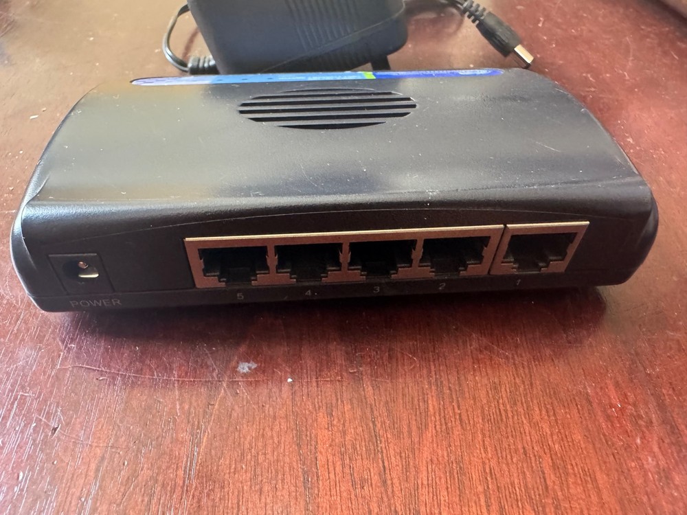 Switch, 10/100, 5-Port, Autosensing, Desktop, Plastic, Connectgear