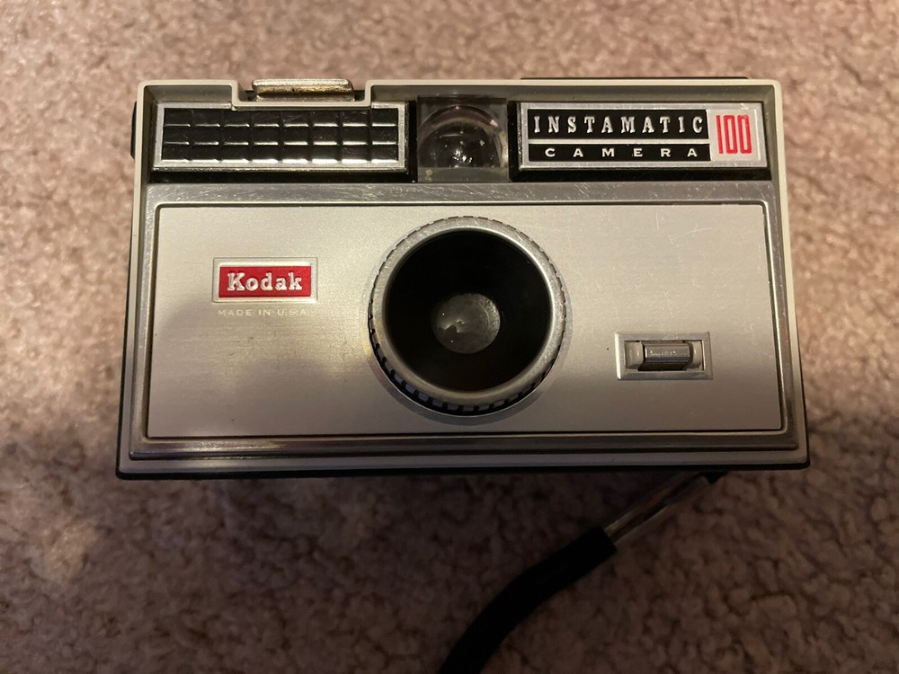 KODAK Instamatic 100 Camera Has Hand Strap And Bulbs Clean Unit UNTESTED