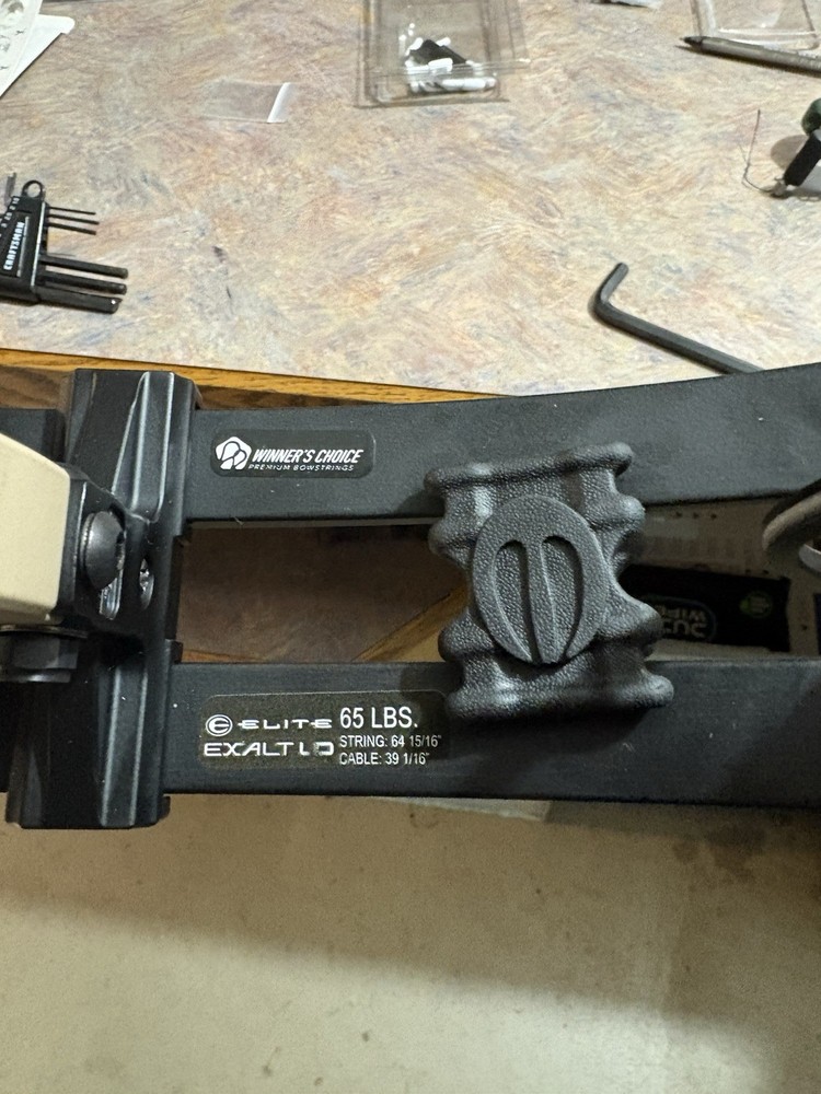 Elite Archery Compound Bow - Exalt LD - RH - Tan