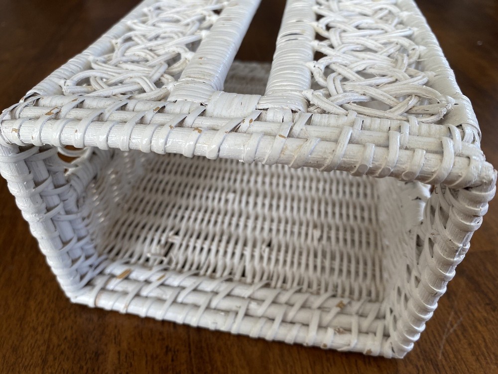 VINTAGE White Wicker Rectangular Tissue Box Holder Cover BOHO Shabby Chic Rustic