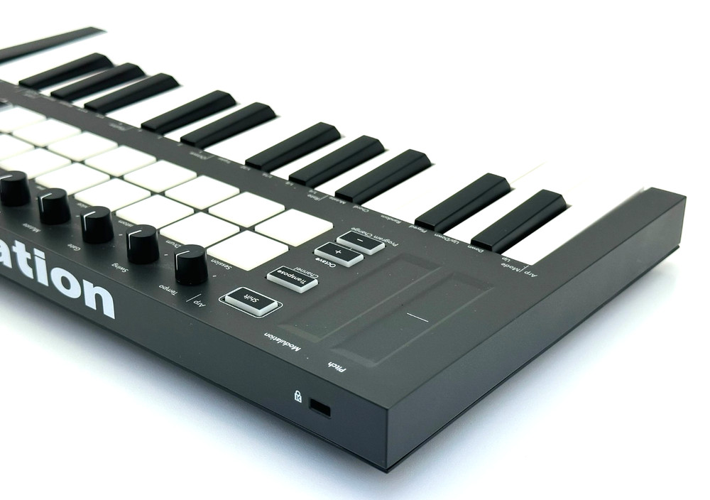 Novation Launchkey Mini 25 MK3 25-Key USB MIDI Ableton Live Keyboard Controller