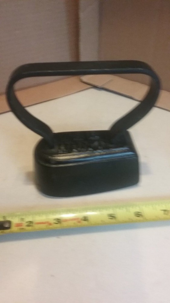 Antique WAR HUNT, Hat Makers Sad Iron, Cast Iron