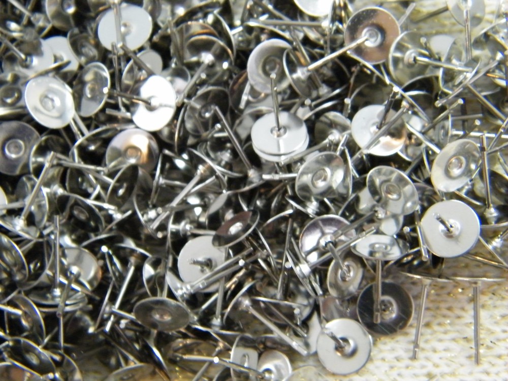 (1500) PIERCED EARRING POSTS / STUDS W/ PADS ~ SILVER TONE FINDINGS, COMPONENTS