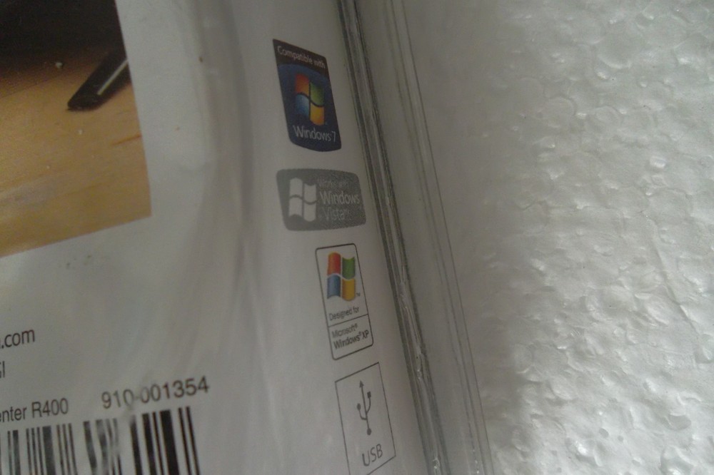 Logitech Wireless Presenter R400 50' Range Receiver Laser Pointer 910-00135 NEW