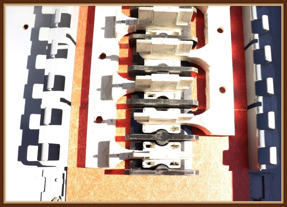 GENERAL SWITCH CIRCUIT BOARD LOAD CENTER / MAIN BREAKER INSTALLED 100AMP