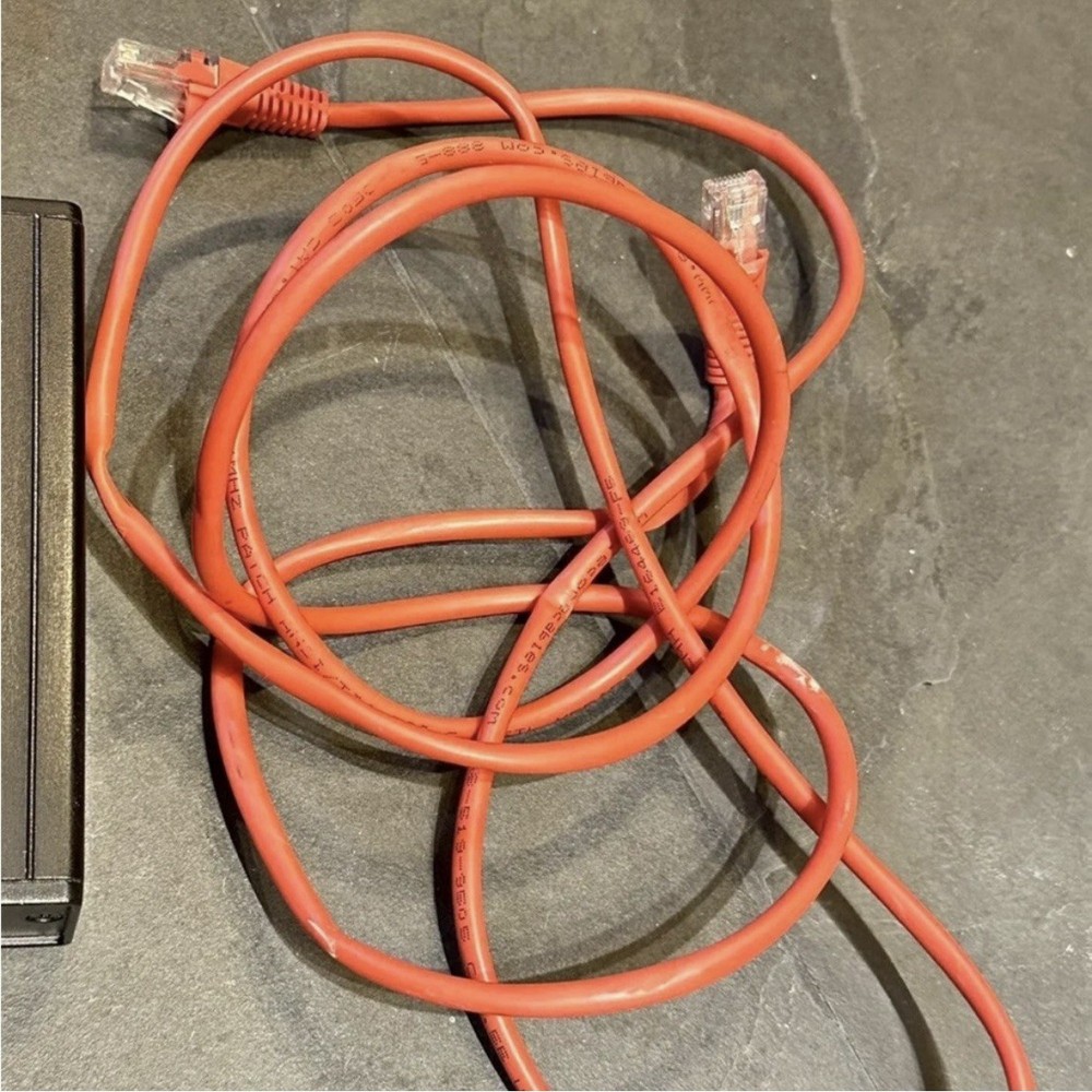 MICROS RESTAURANT DISPLAY CONTROLLER MODEL DT166 INPUT DC12V 2A + POWER CORDS