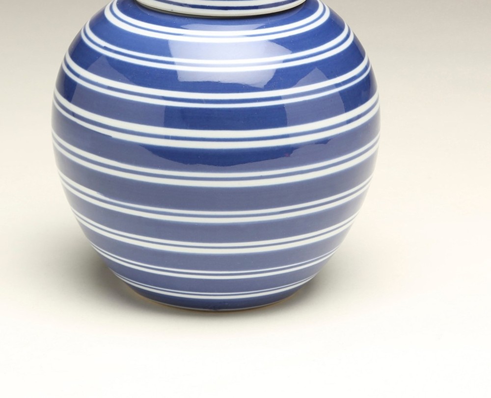 AA Importing 59956 Blue & White Ginger Jar
