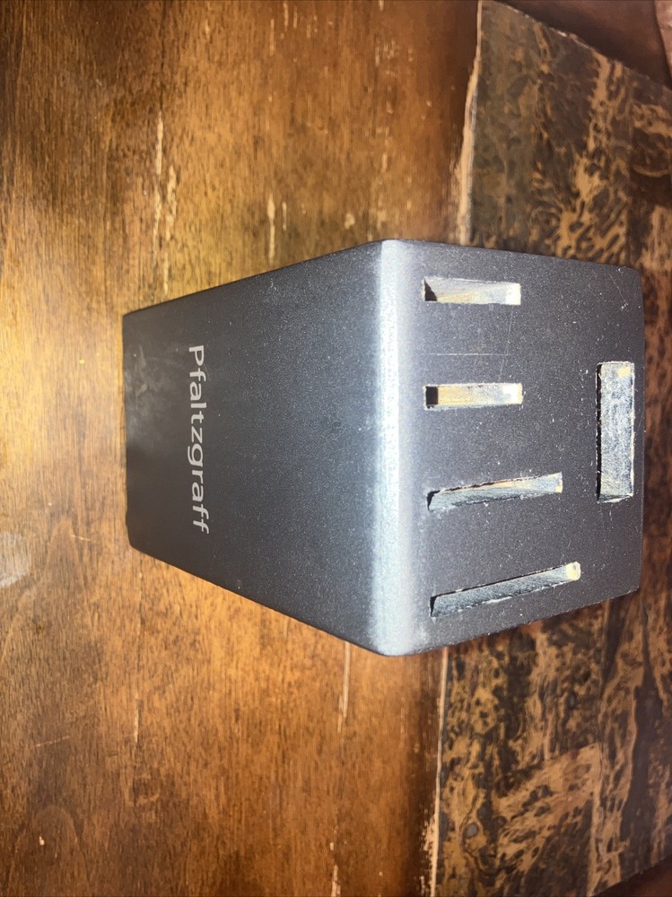 Pfaltzgraff Knife Block - Holds 4 Knives Plus Scissors