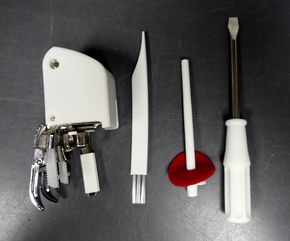 BROTHER CS5055 Computerized Sewing Machine w/ LCD Display 60 Stitches