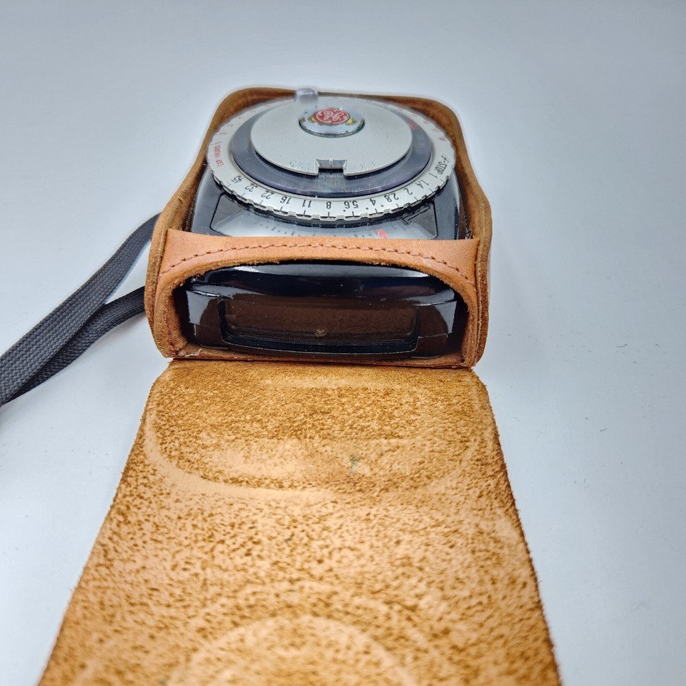 Vintage GE Light Meter with leather Case General Electric