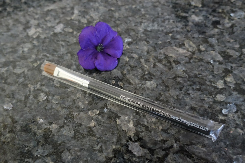 Beau Gachis concealer brush new full size