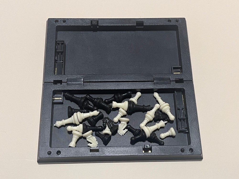 CHESS SET w/ locking device - TRAVEL - STOCKING STUFFER