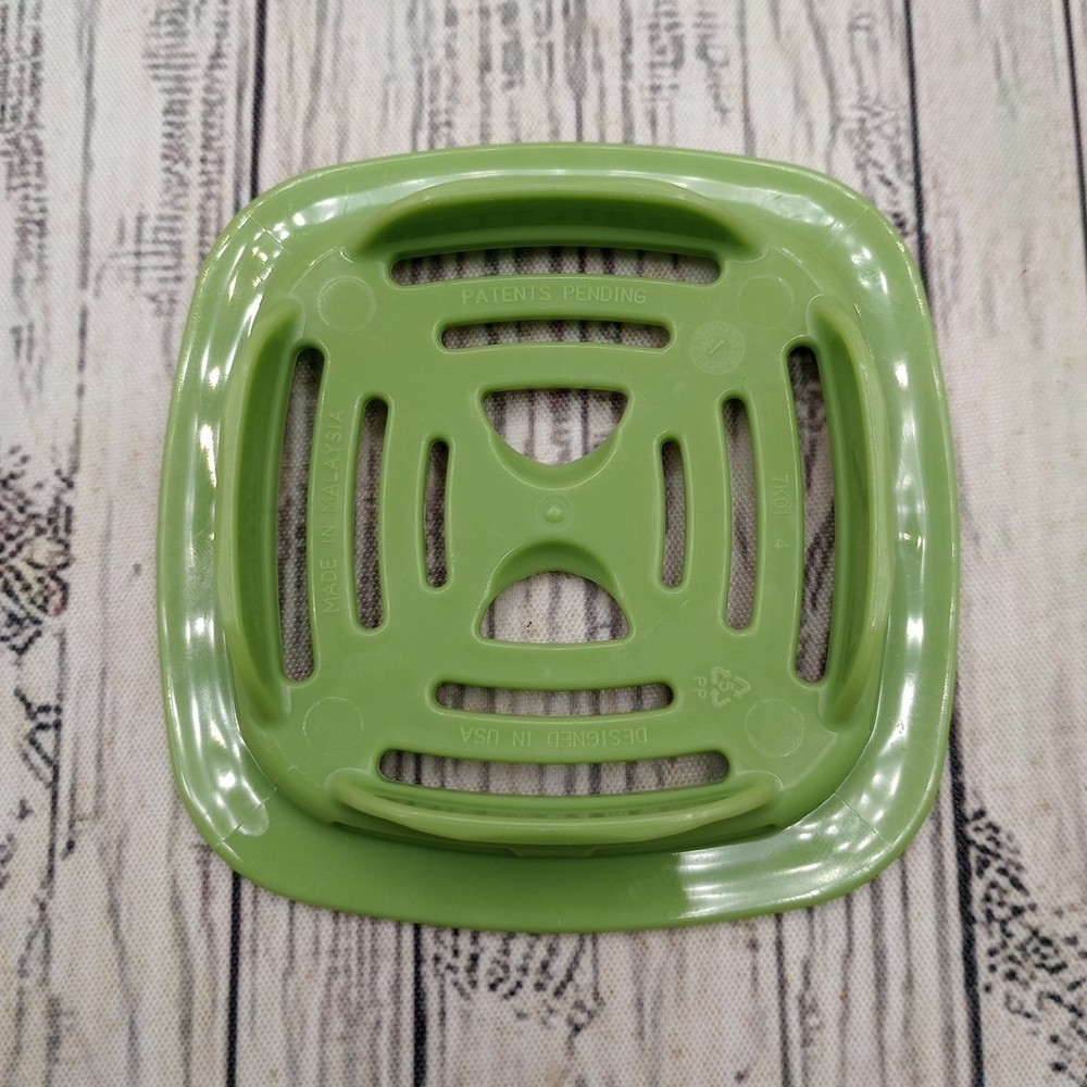 Rubbermaid Produce Saver 7K01 Replacement Grid Crisp Fresh Vent Tray Insert ONLY