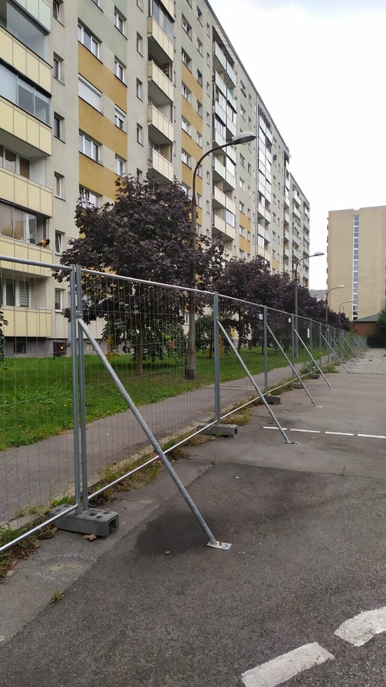 Mobile fence 200 linear meters construction fence construction site security