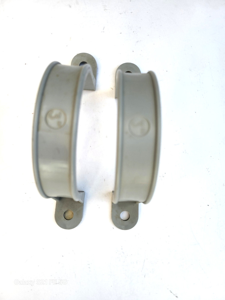 Carlon E977LC & E995G Offset Pipe 1 1/4" and 3" Strap