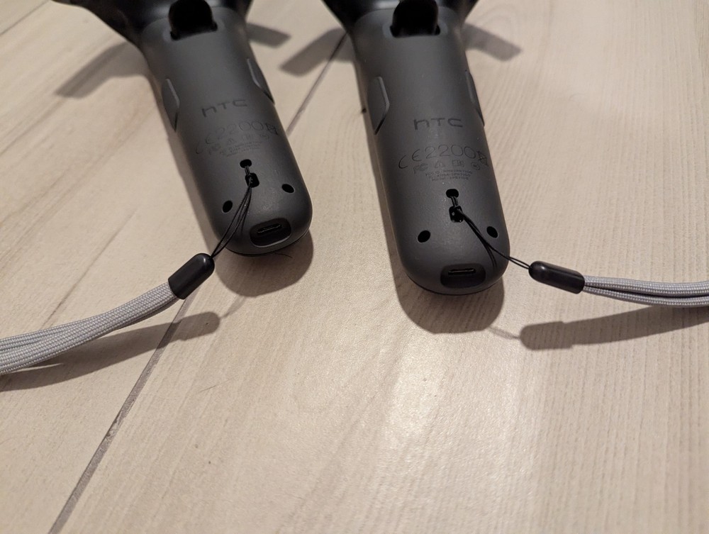 HTC Vive Virtual Reality VR Wand Controllers (2PR7100) Pair OEM TESTED WORKING