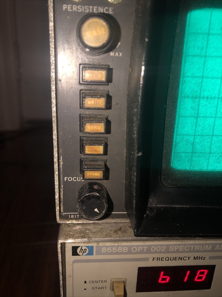 Hewlett Packard 8558B OPT 002 Spectrum Analyzer / HP 181t display unit
